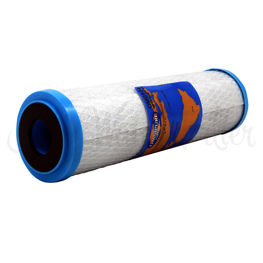 An Omnipure OMB934 blue and white cylindrical 10" x 2.5" water filter replacement cartridge labeled for 1-micron carbon block chloramine, cyst, and heavy metal removal.